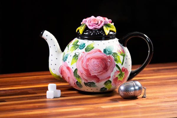 Icing on the cake rose teapot